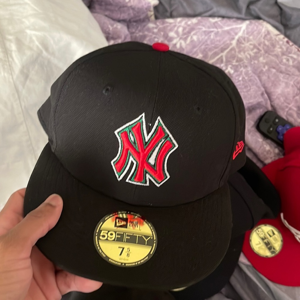 NY fitted hat